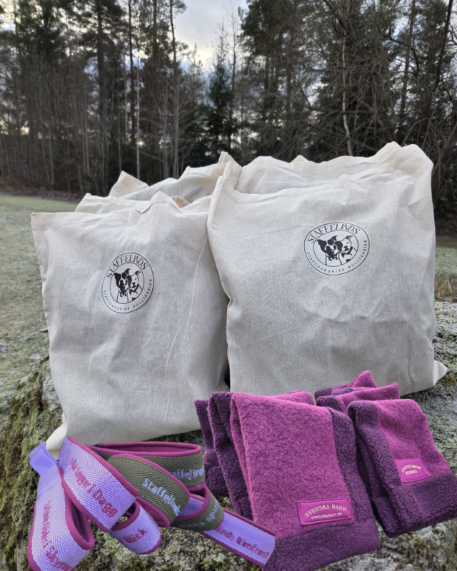 Valppåsar och valptillbehör med kennellogga och brodyr från Svenska Barr